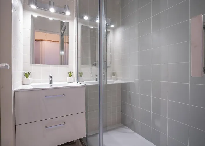 Apartment Le Village - C9 279 By Interhome Saint-Raphaël